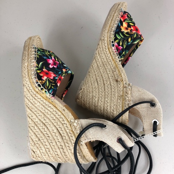 Dolce Vita Wedge Sandals Size 9M - Picture 7 of 8